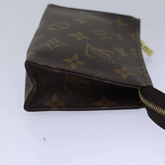 LOUIS VUITTON Monogram Poche Toilette 15 Pouch - Picture 4 of 16